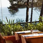 Sea View Lunesa By Vellaris, Luxury Mobile キャンプ場