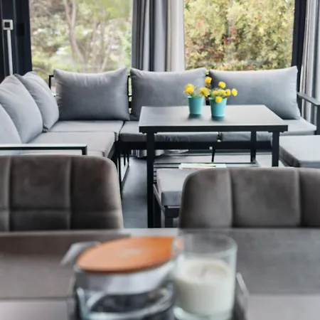 Sea View Lunesa By Vellaris, Luxury Mobile Camping